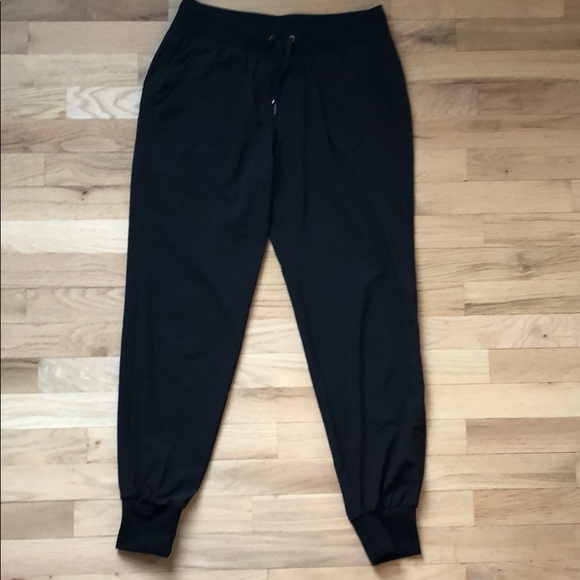 Athleta Pants - Athleta city jogger black